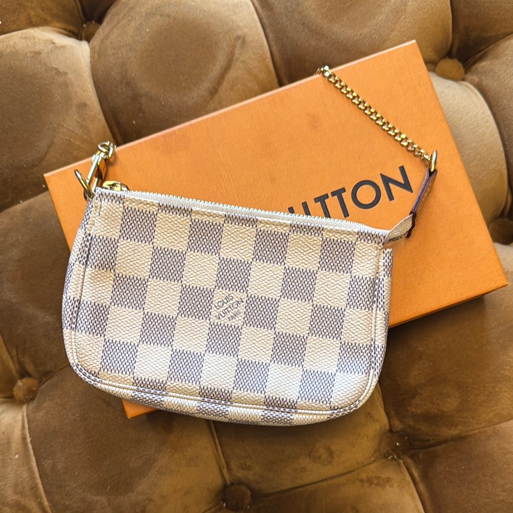 Louis Vuitton Mini Bag in Beige and White Checkered Pattern
